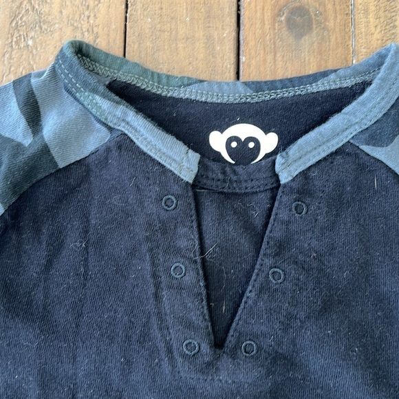 Appaman black camo raglan tee shirt - Picture 2 of 6